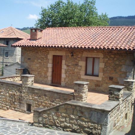 Apartamentos Rurales La Casa Vieja De Alceda Luaran gambar