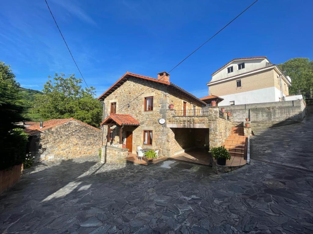 Apartamentos Rurales La Casa Vieja De Alceda Luaran gambar