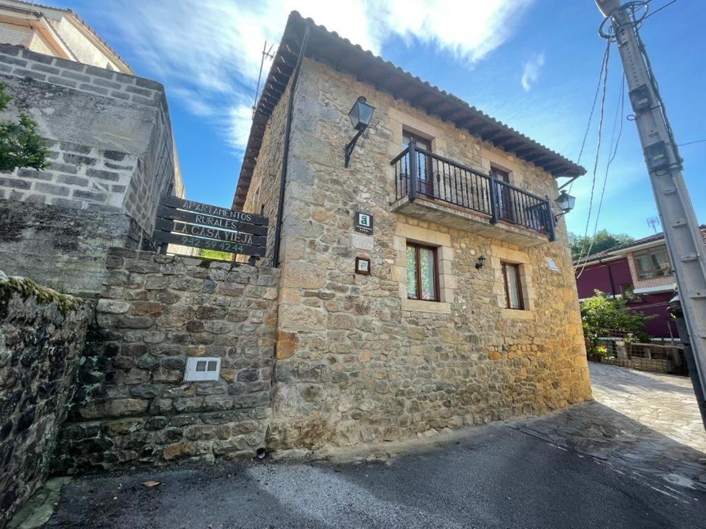 Apartamentos Rurales La Casa Vieja De Alceda Luaran gambar