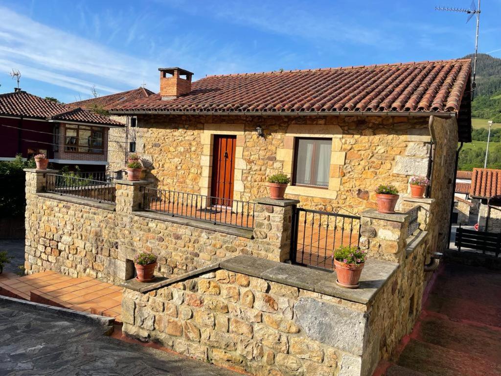 Apartamentos Rurales La Casa Vieja De Alceda Luaran gambar