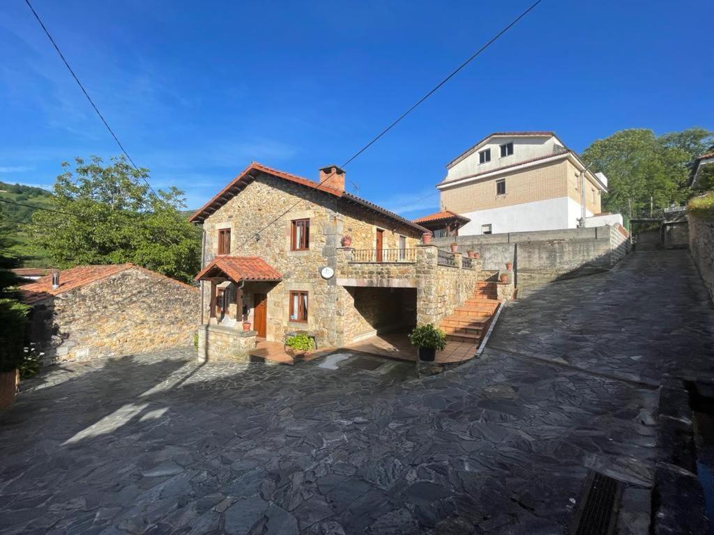 Apartamentos Rurales La Casa Vieja De Alceda Luaran gambar