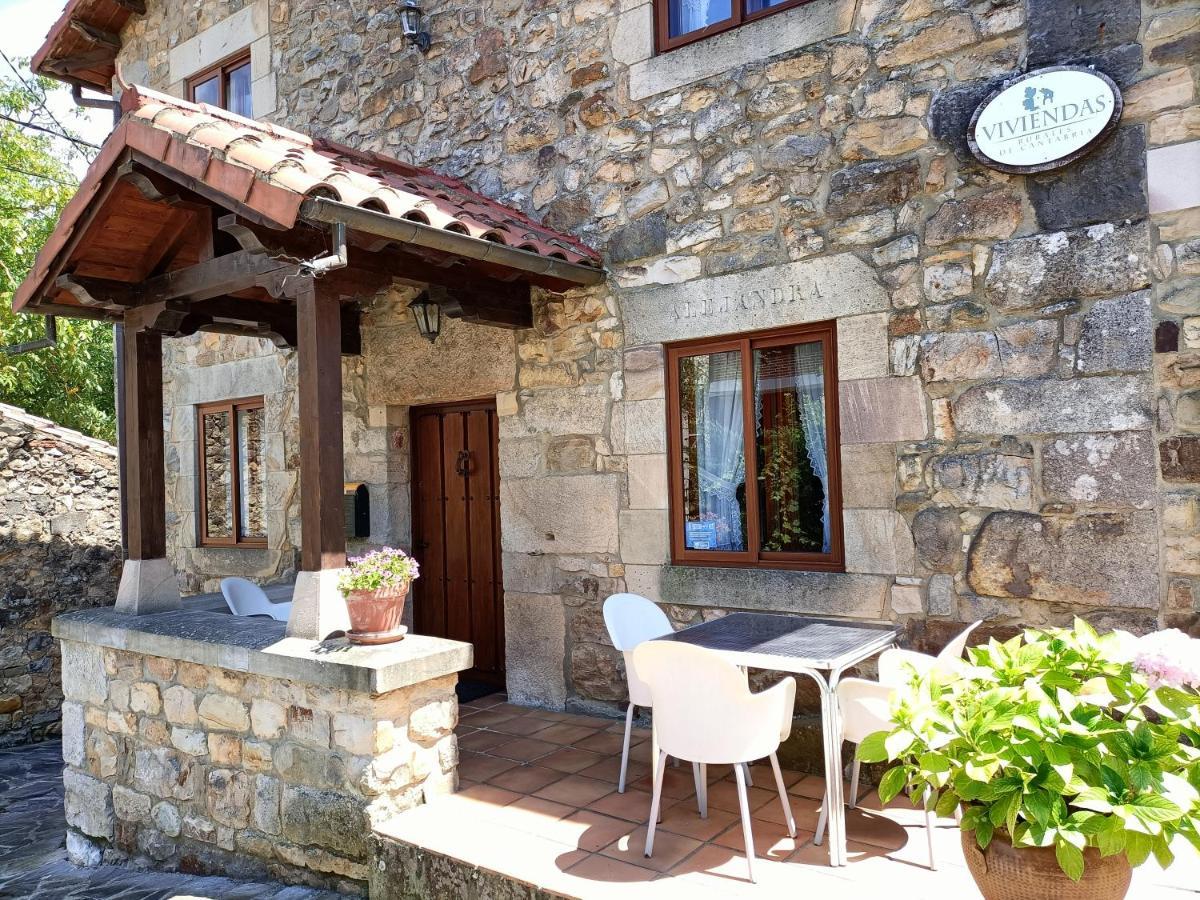 Apartamentos Rurales La Casa Vieja De Alceda Luaran gambar