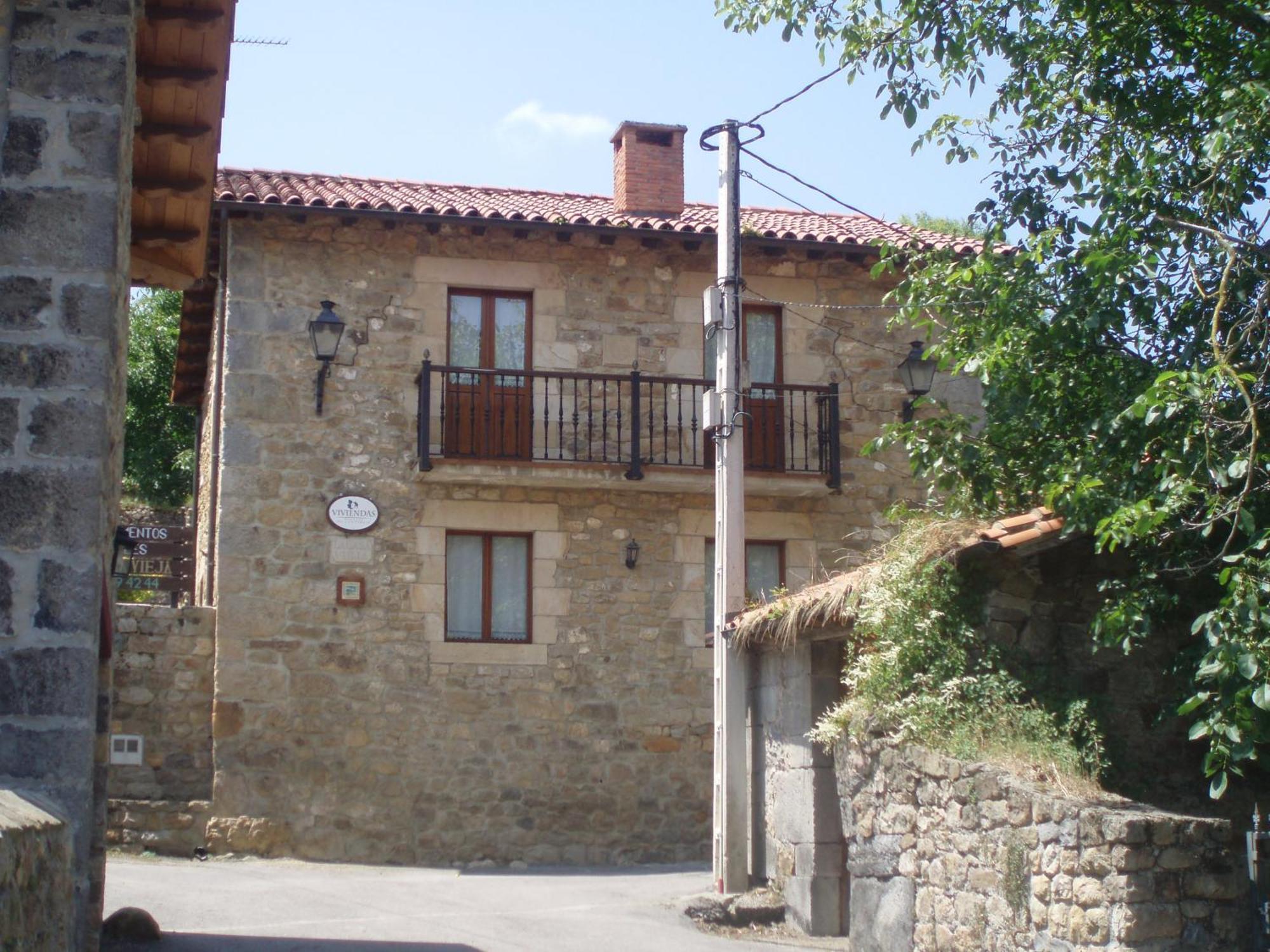 Apartamentos Rurales La Casa Vieja De Alceda Luaran gambar