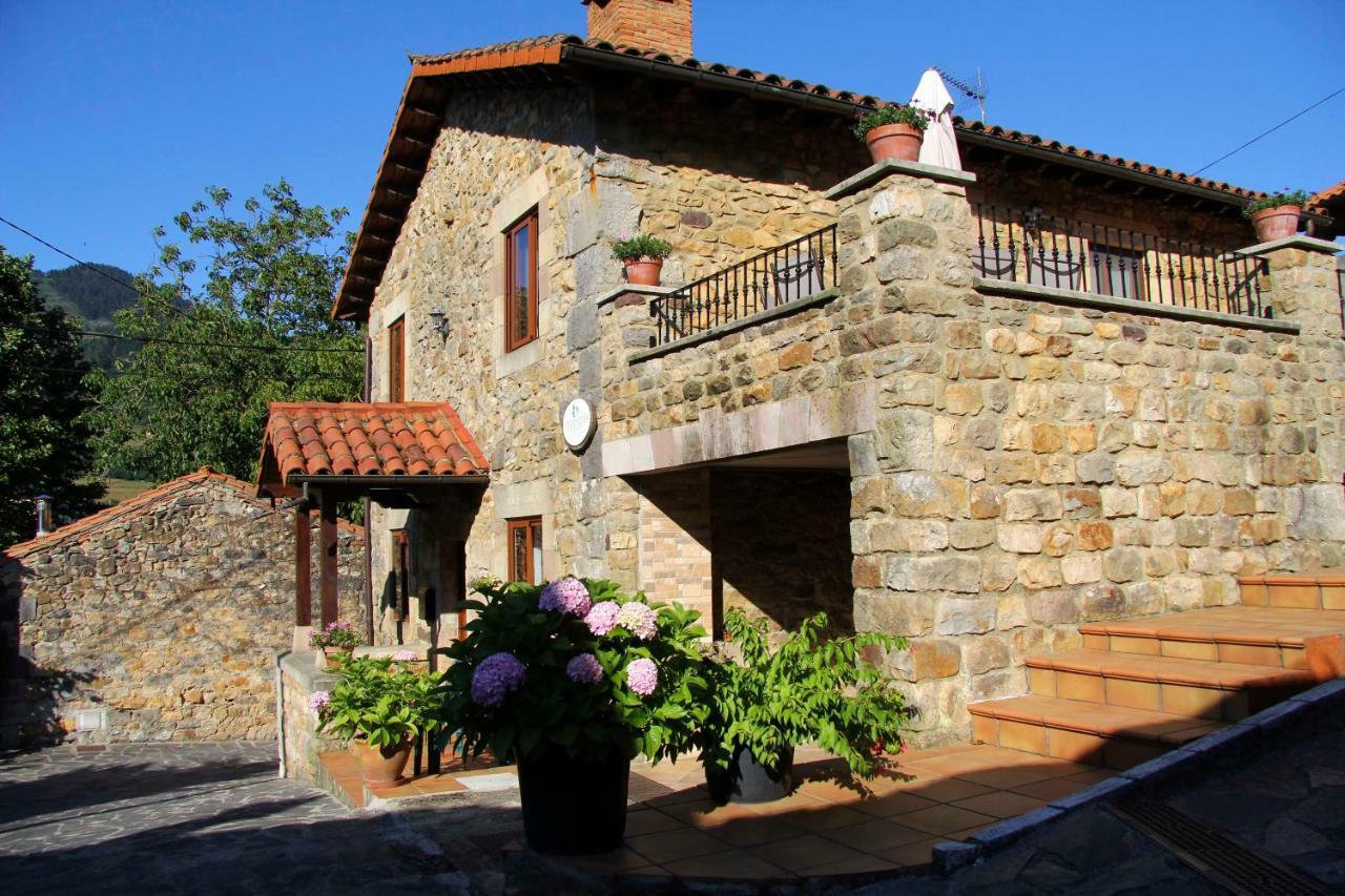 Apartamentos Rurales La Casa Vieja De Alceda Luaran gambar